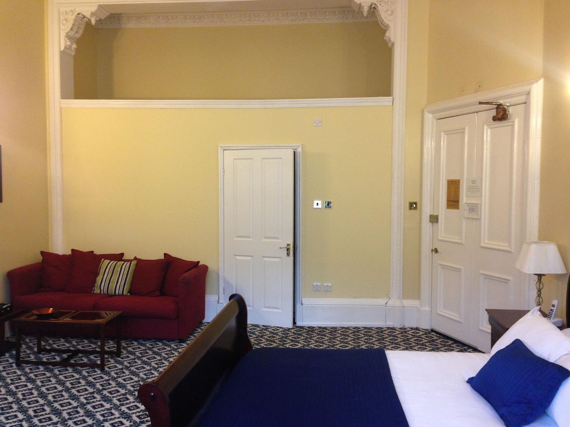 Thistle Hotel Edinburgh Exterior photo