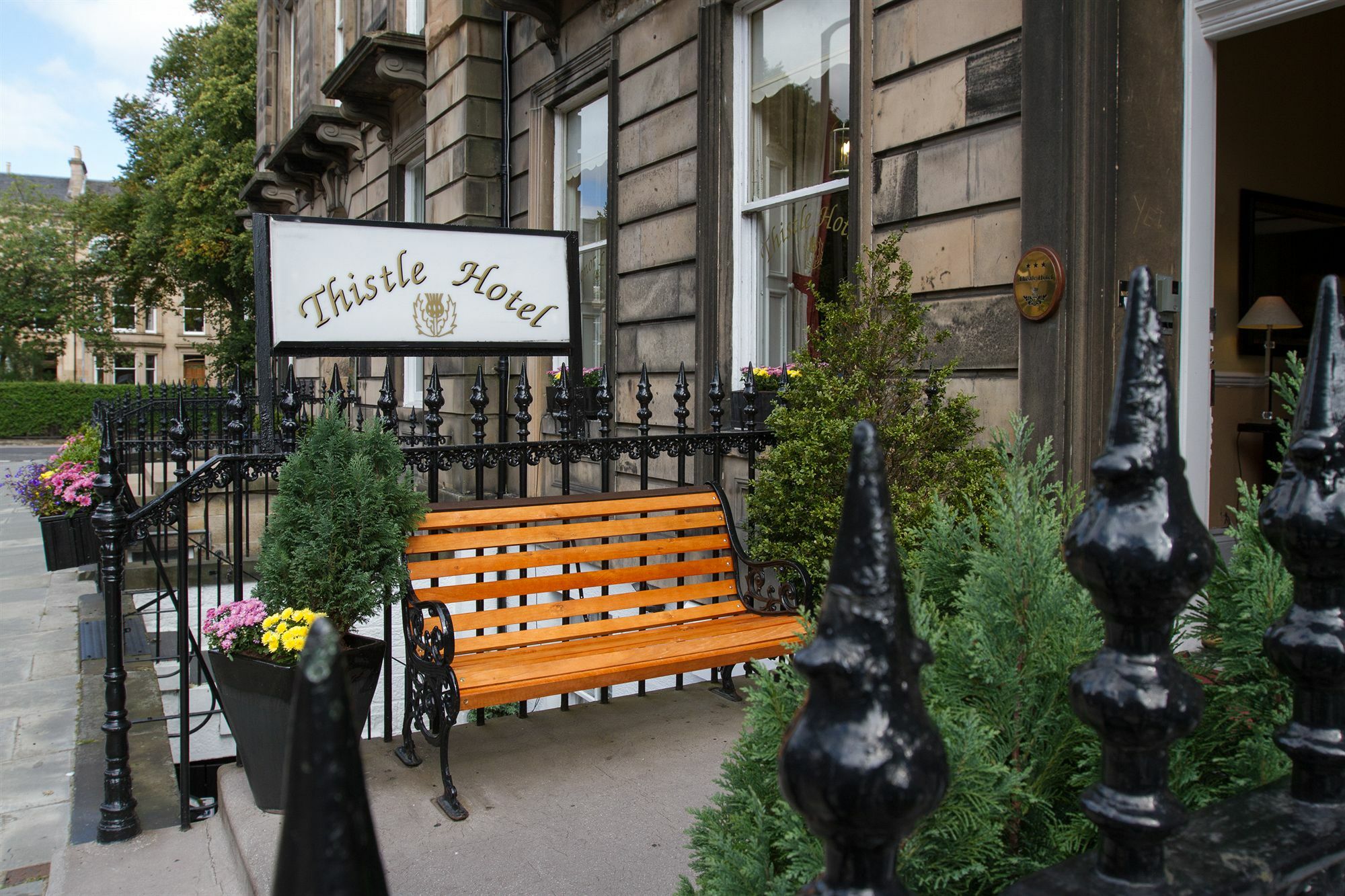 Thistle Hotel Edinburgh Exterior photo